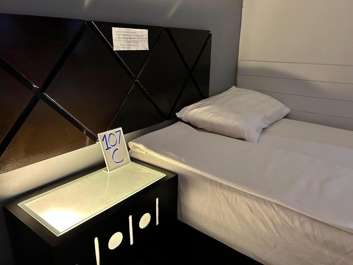 Nest Boutique Resort Bangkok Exteriör bild