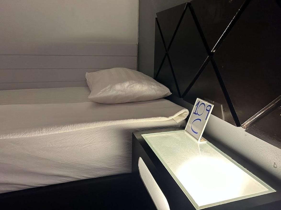 Nest Boutique Resort Bangkok Exteriör bild