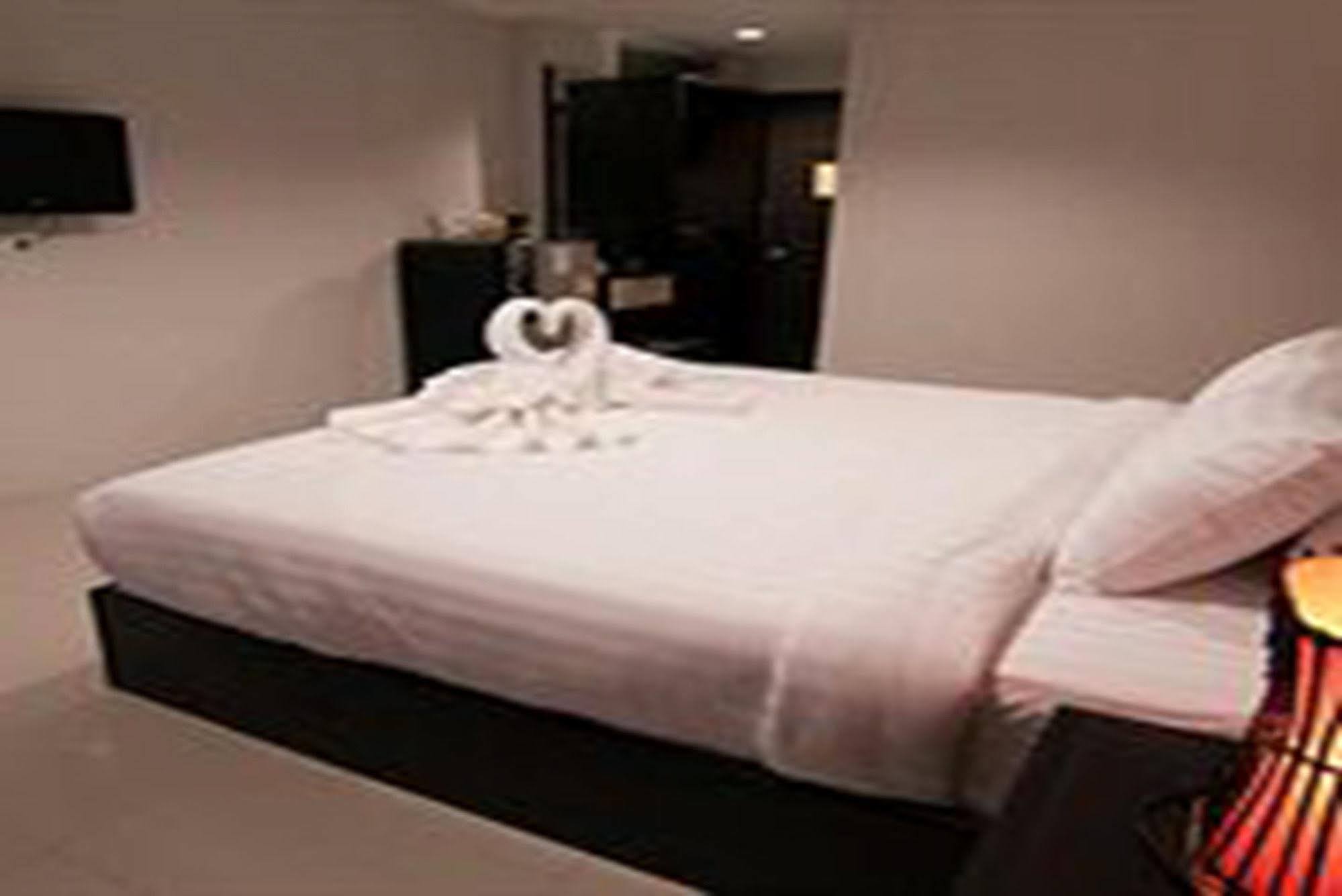 Nest Boutique Resort Bangkok Exteriör bild