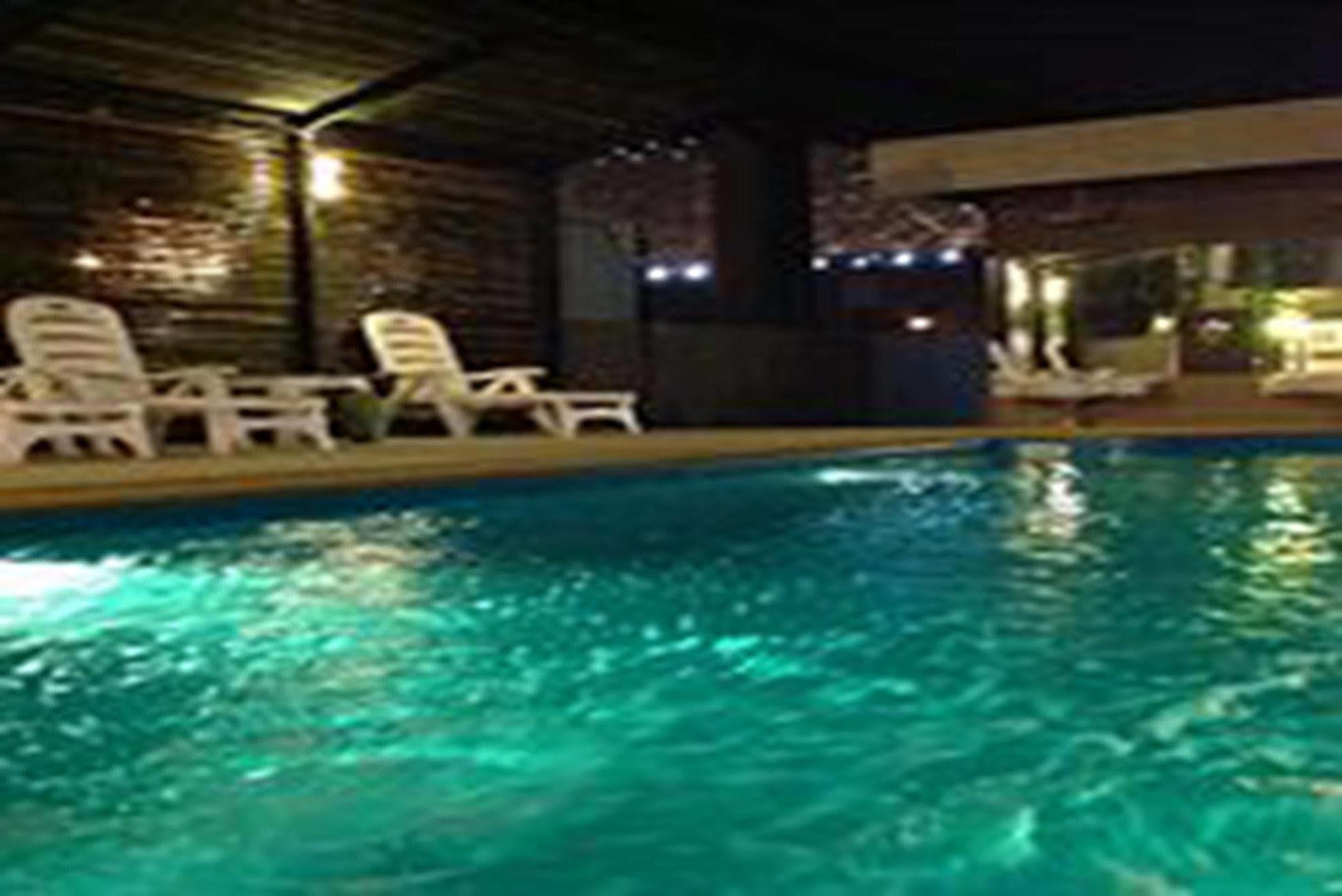 Nest Boutique Resort Bangkok Exteriör bild