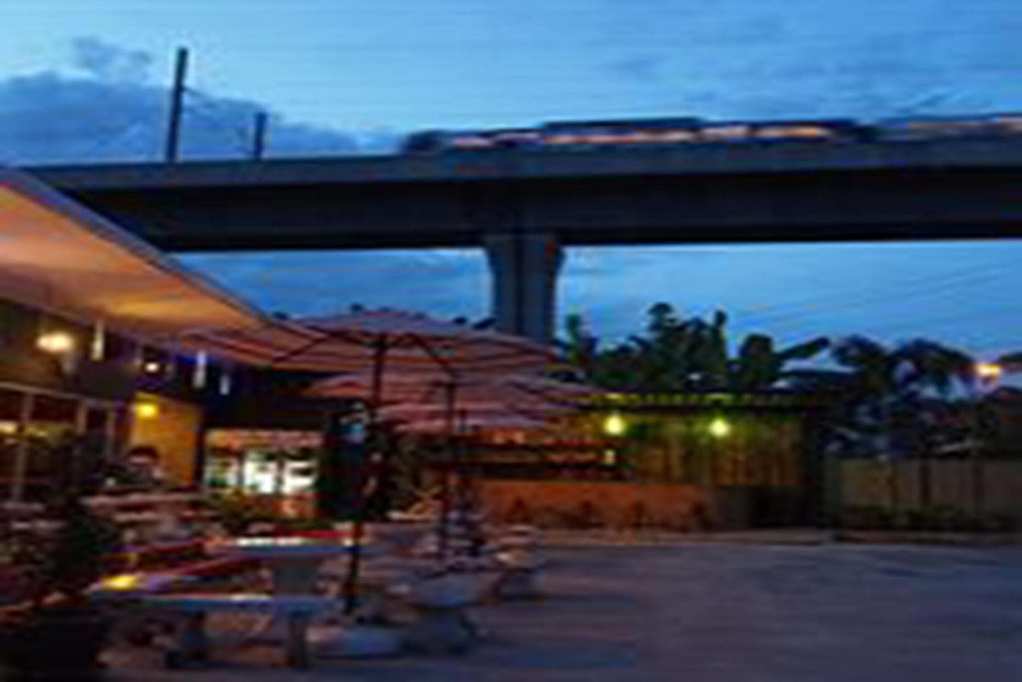 Nest Boutique Resort Bangkok Exteriör bild
