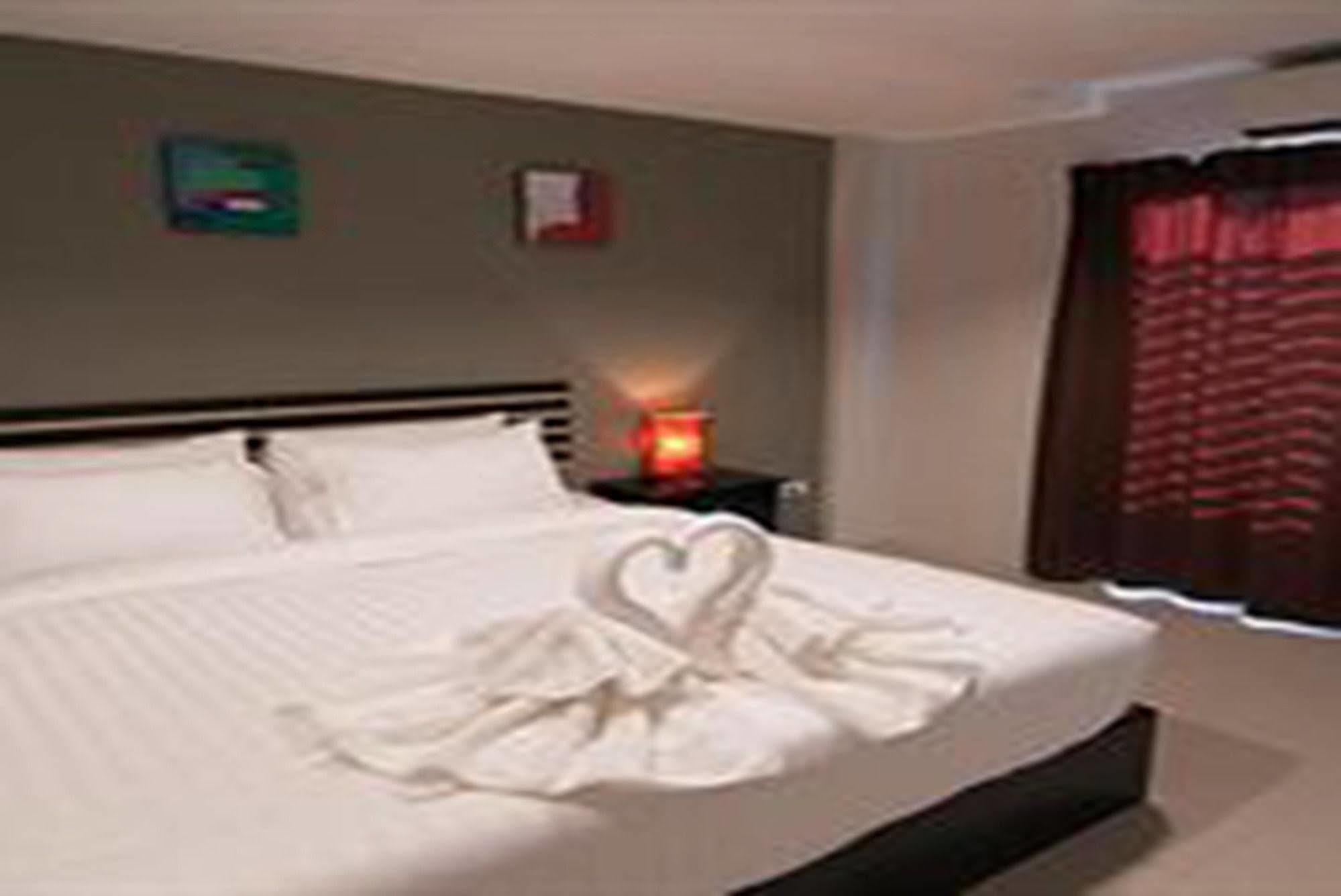 Nest Boutique Resort Bangkok Exteriör bild