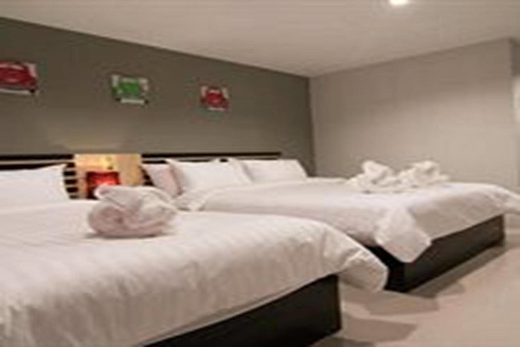 Nest Boutique Resort Bangkok Exteriör bild