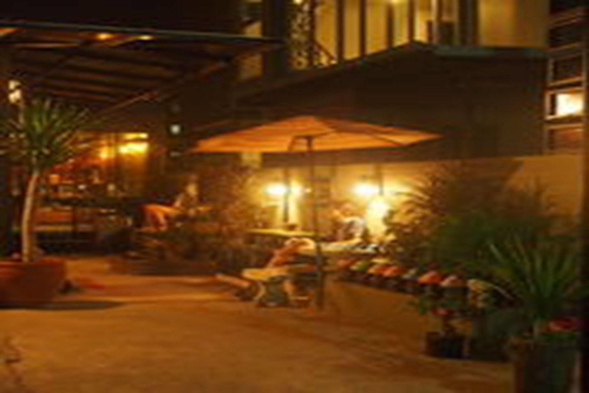 Nest Boutique Resort Bangkok Exteriör bild